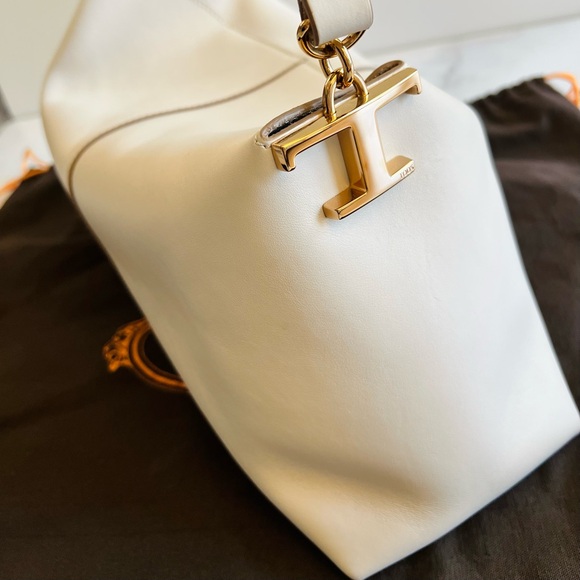 [NEW] Tod's T Case Shoulder Bag, Authentic Italian Elegance - Picture 8 of 8